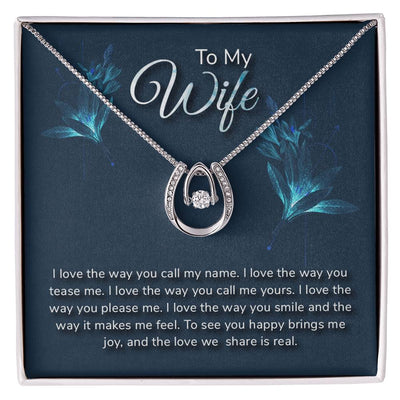 Lucky In Love Necklace - For Wife From Husband Click One And Done